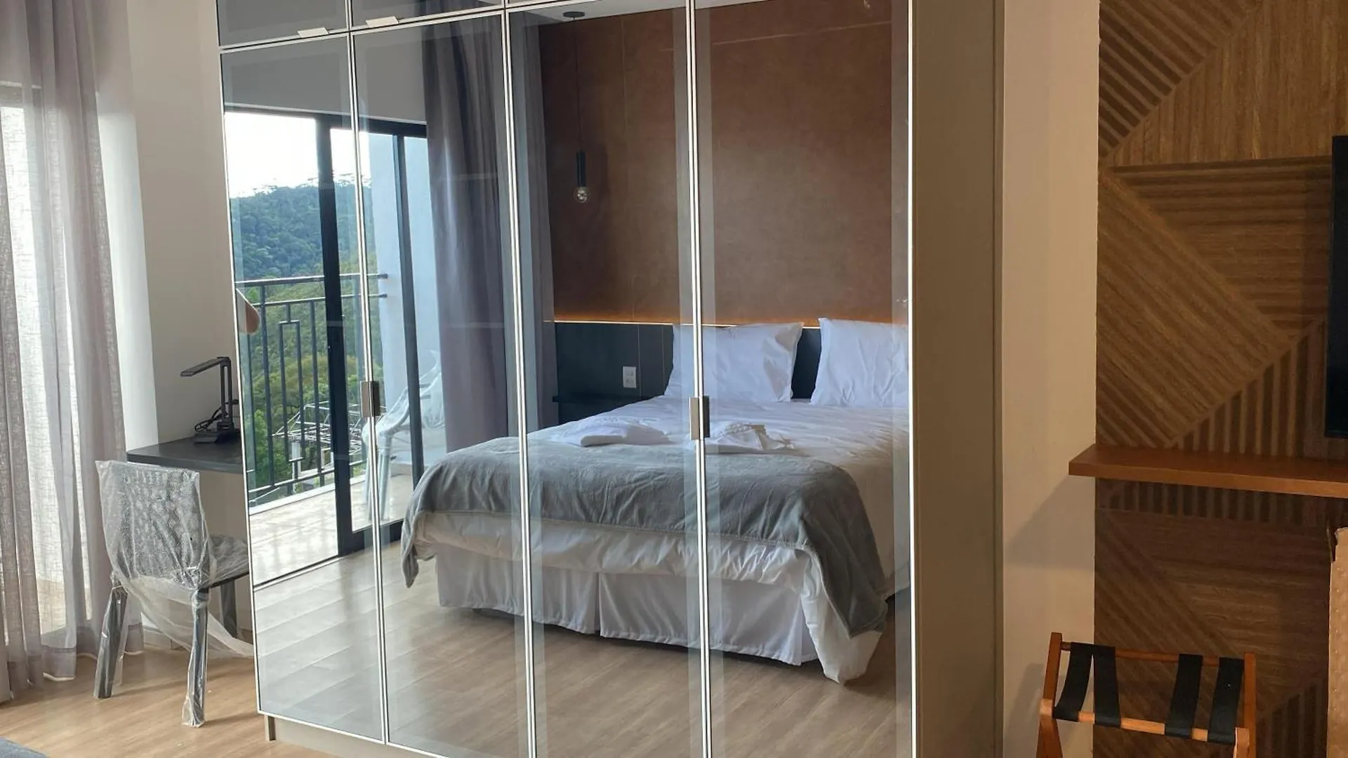 Hotel Flat No Resort Completao Gran Paradiso - Tem Tudo - Novinho Campos do Jordão