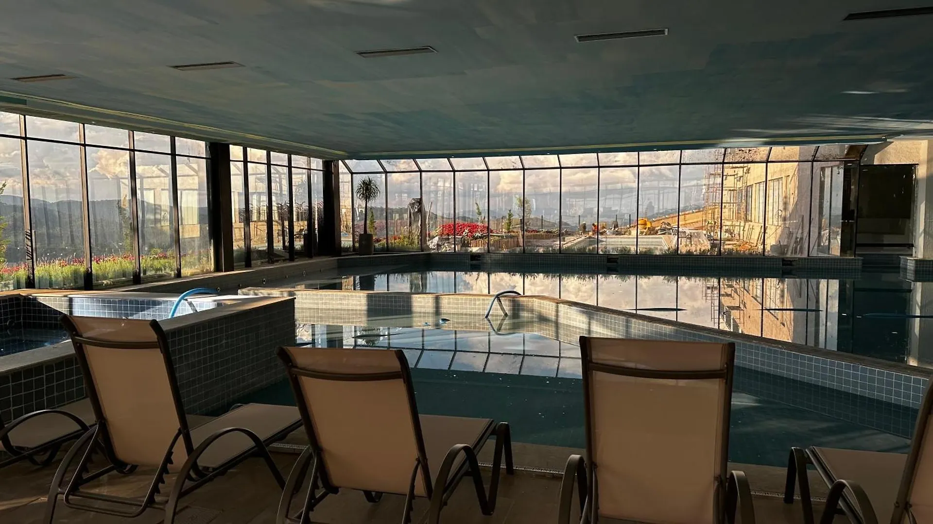 Flat No Resort Completao Gran Paradiso - Tem Tudo - Novinho Campos do Jordão Hotel